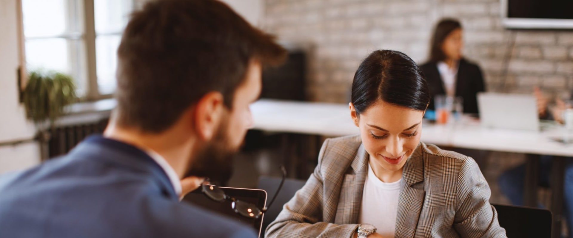 Understanding Compensation and Benefits in Employment Contracts