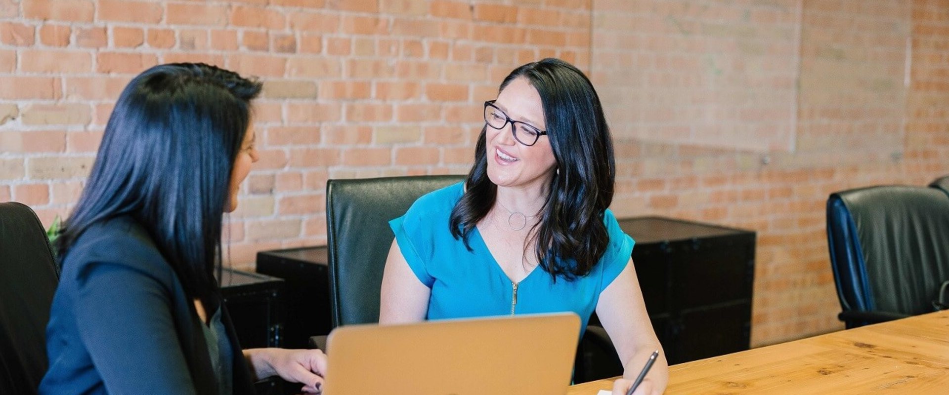 Negotiation Tactics: How to Get the Best Benefits in Your Employment Contract